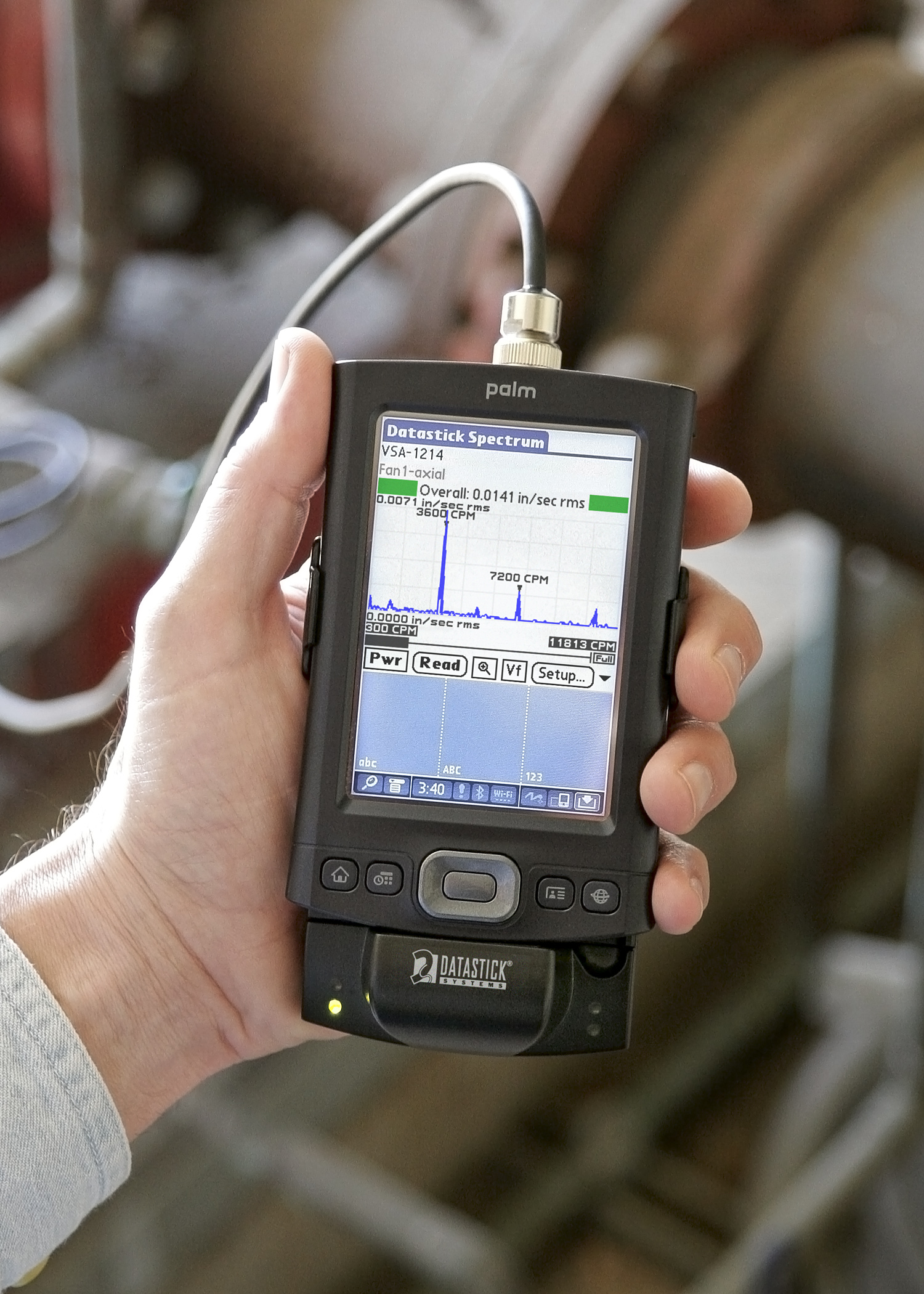 Vibration Analyzer used for Vibration Measurements-